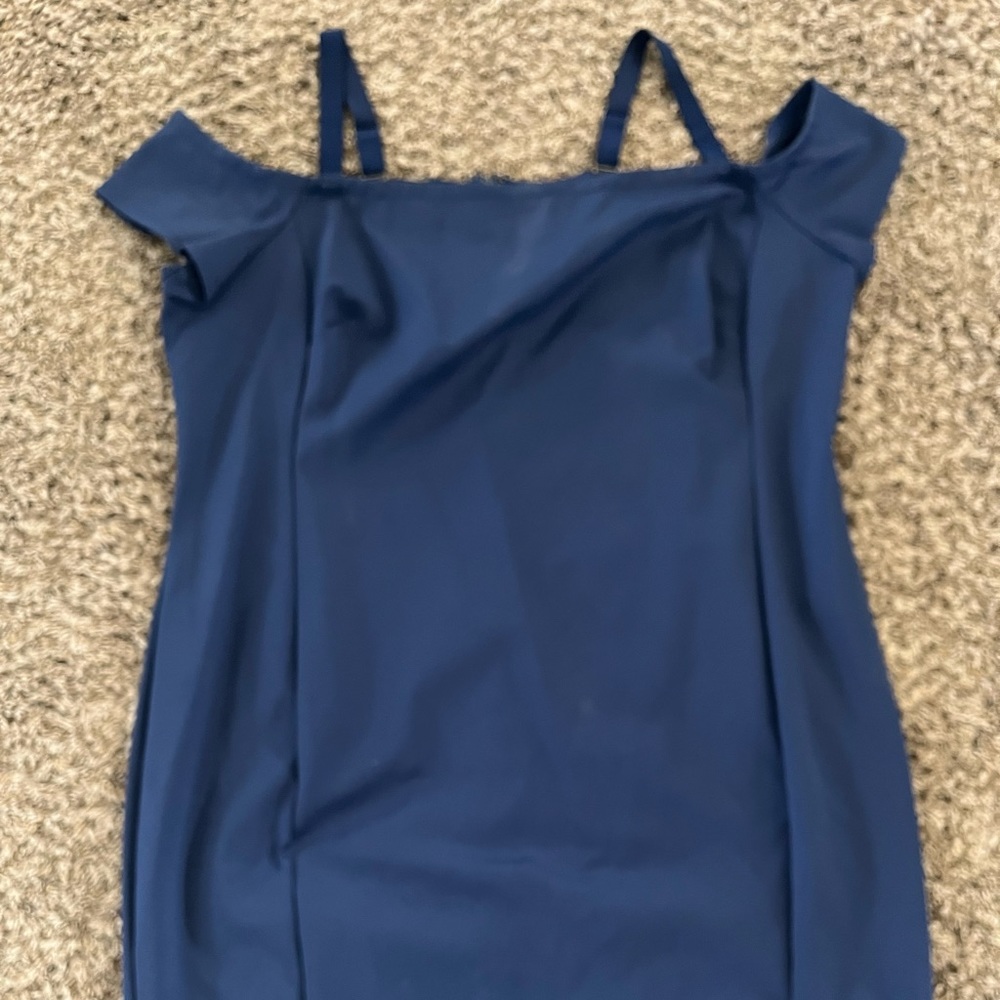 This royal blue cocktail dress is perfect for your next event.